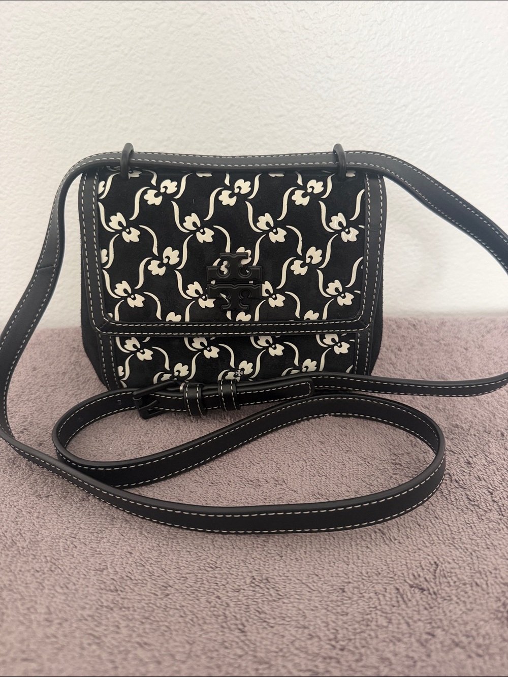 ✨ Tory Burch ✨ Juliette crossbody bag Japanese Floral Small Black/white